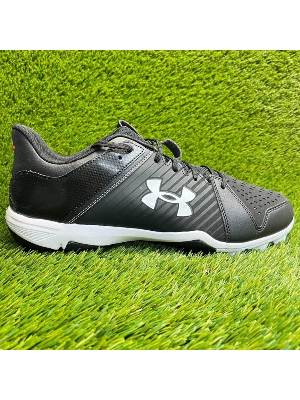 Under Armour Leadoff Low RM Mens Size 13 Black White Running Baseball Cleats